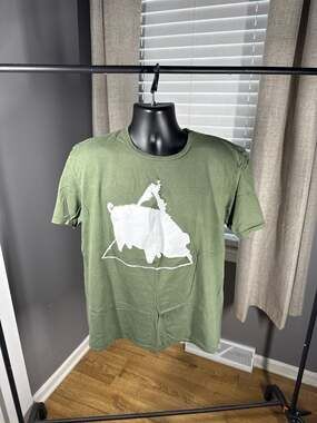 Roger Waters This Is Not A Drill 2022 Tour Green Pig Logo Graphic T-Shirt